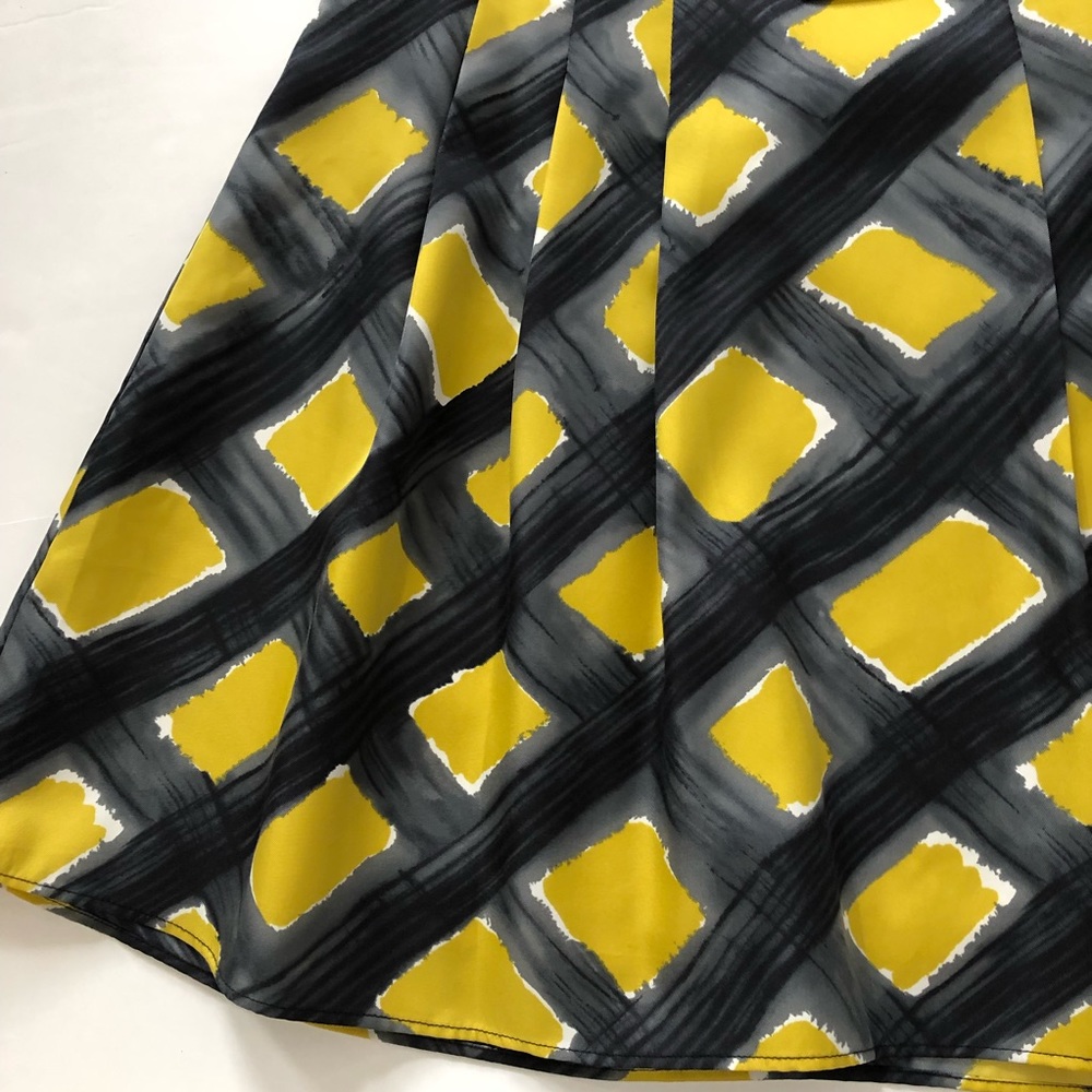 The Limited Gray & Gold Print Pleated Flare Skirt - Picture 4 of 8